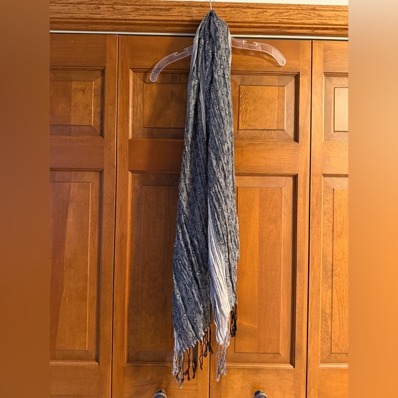 Accessories - Lightweight Crinkle Scarf in Charcoal Gray